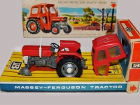 Massey-Ferguson Tractor 135 Image 1