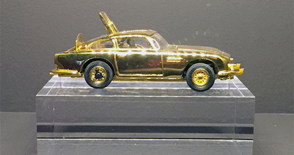 James Bond Gold Aston Martin DB5 Anniversary